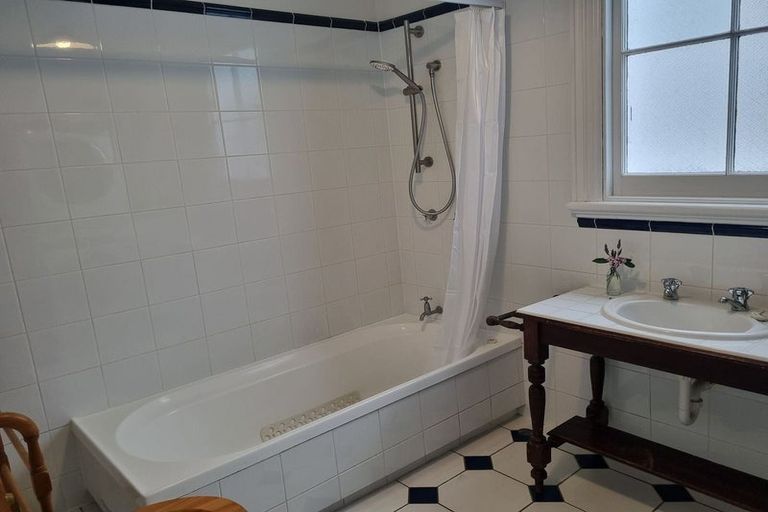 Photo of property in 35a Grant Road, Thorndon, Wellington, 6011