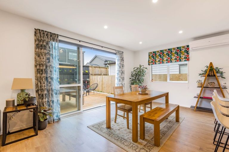 Photo of property in 5 Ropere Street, Kumeu, 0810