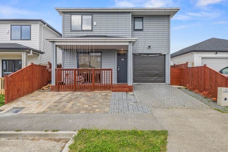 Photo of property in 25 Woven Place, Karaka, Papakura, 2113