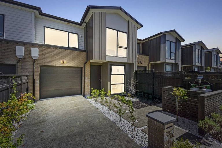 Photo of property in 25 Waterlily Street, Hobsonville, Auckland, 0616