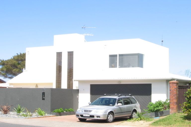 Photo of property in 92 Rangatira Road, Beach Haven, Auckland, 0626