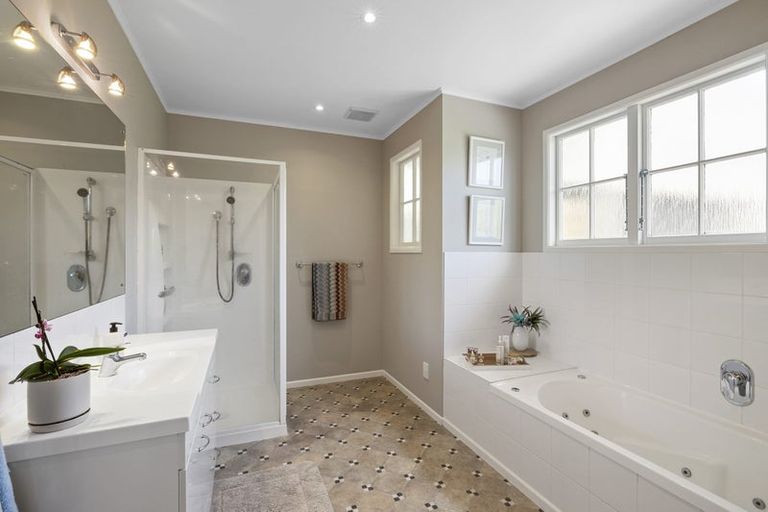 Photo of property in 29 Nevada Drive, Merrilands, New Plymouth, 4312