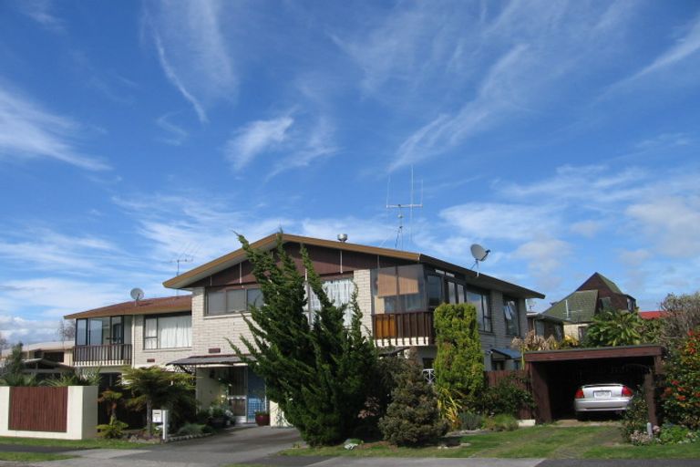 Photo of property in 2 Kiriwai Place, Matua, Tauranga, 3110