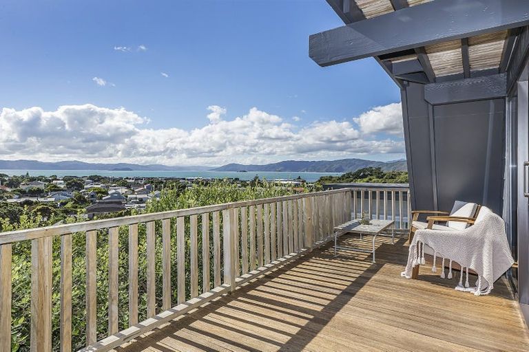 Photo of property in 49 Mantell Street, Seatoun, Wellington, 6022