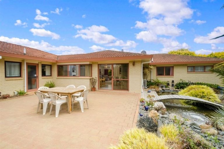 Photo of property in 24 Sunny Crescent, Huapai, Kumeu, 0810