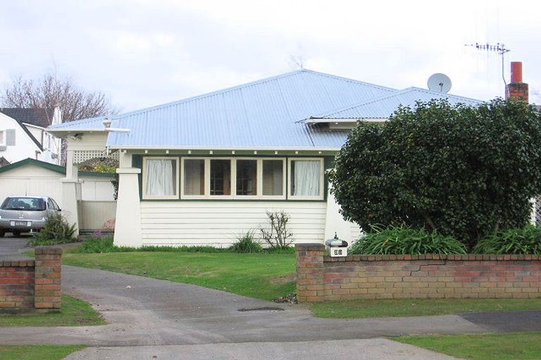 Photo of property in 38 Elmira Avenue, Hokowhitu, Palmerston North, 4410