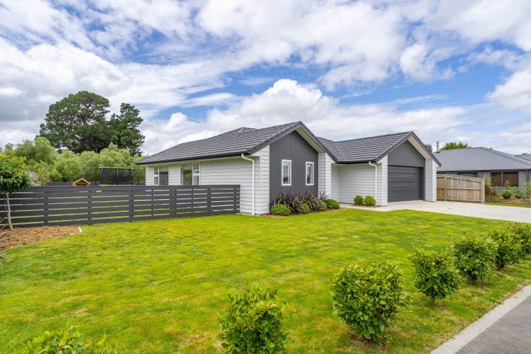 Photo of property in 70 Feist Street, Carterton, 5713