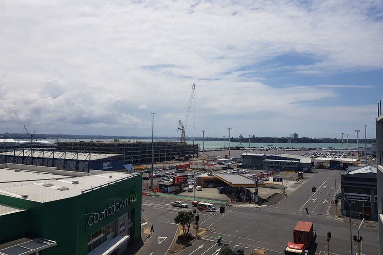 Photo of property in The Docks Apartments, 601/2 Dockside Lane, Auckland Central, Auckland, 1010