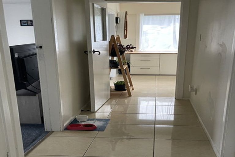 Photo of property in 2/29 Priscilla Crescent, Kingston, Wellington, 6021