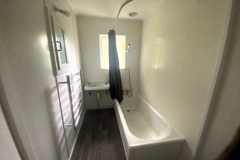 Photo of property in 22 Milton Road, Bluff Hill, Napier, 4110