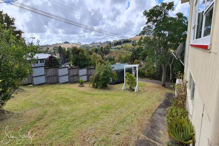 Photo of property in 14 View Street, Maungaturoto, 0520