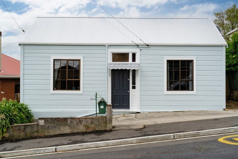 Photo of property in 22 Peel Street, Mornington, Dunedin, 9011