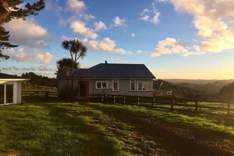 Photo of property in 177 Alf Access Road, Helensville, 0875