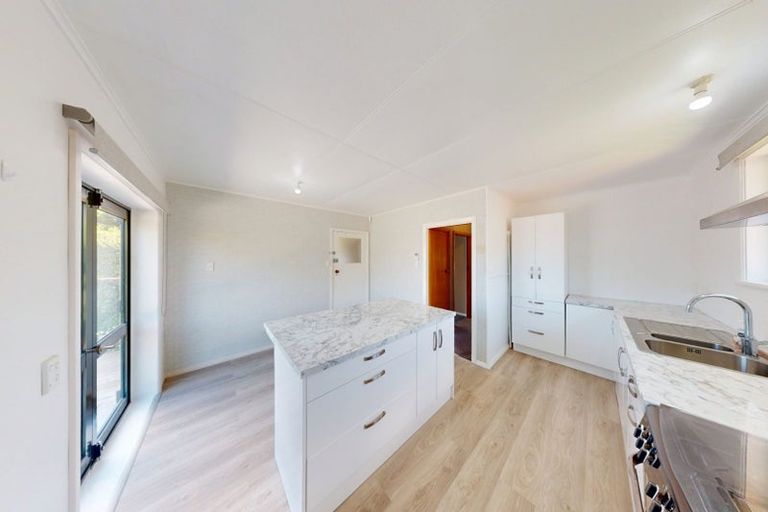 Photo of property in 41 Ellesmere Crescent, Highbury, Palmerston North, 4412
