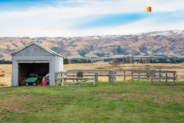 Photo of property in 6189 Middlemarch-sutton Road, Middlemarch, 9597