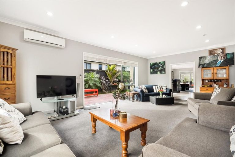 Photo of property in 12 Dunoon Close, Flat Bush, Auckland, 2016