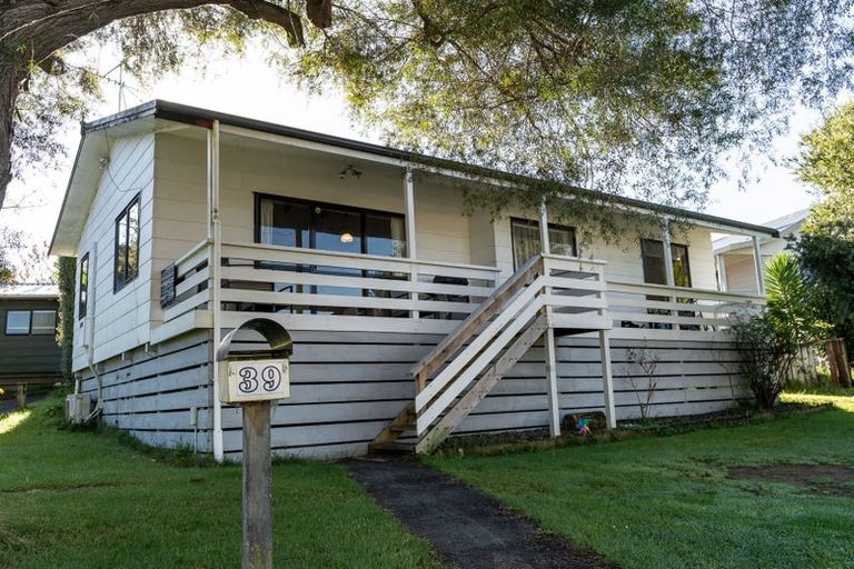 Photo of property in 39 Splitt Avenue, Glenview, Hamilton, 3206