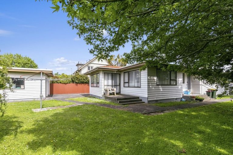 Photo of property in 81 Cambridge Terrace, Waterloo, Lower Hutt, 5011