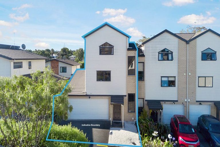 Photo of property in St Claire Village, 12/172 Mcleod Road, Te Atatu South, Auckland, 0610