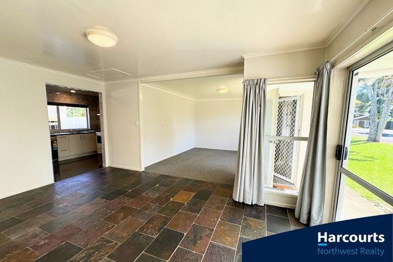 Photo of property in 1/48 View Road, Henderson, Auckland, 0612