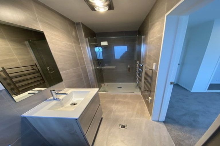 Photo of property in 35a Crestview Rise, Papakura, 2110