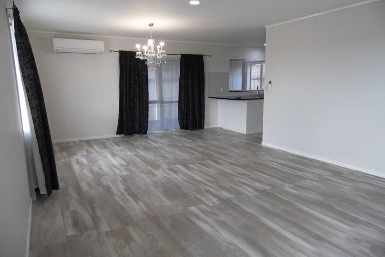 Photo of property in 1/9 Kopara Place, Clendon Park, Auckland, 2103