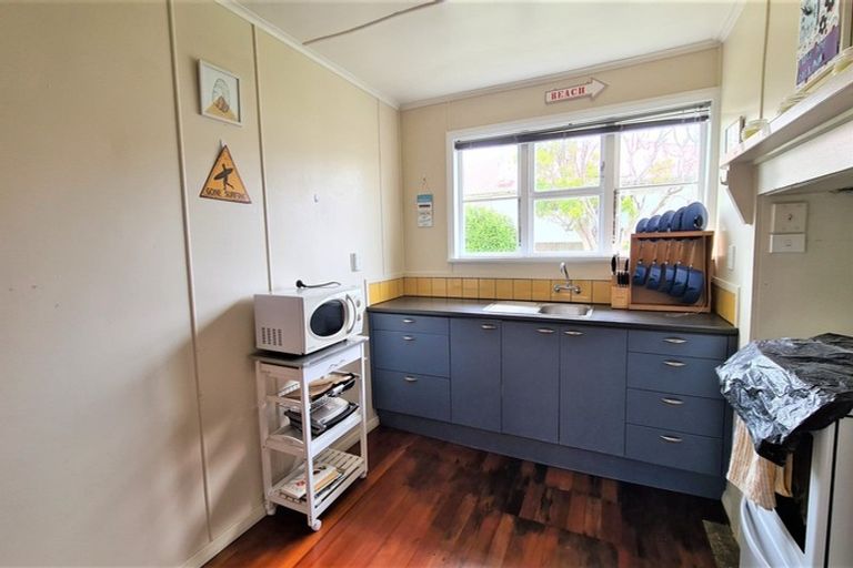 Photo of property in 82 Domett Street, Opunake, 4616