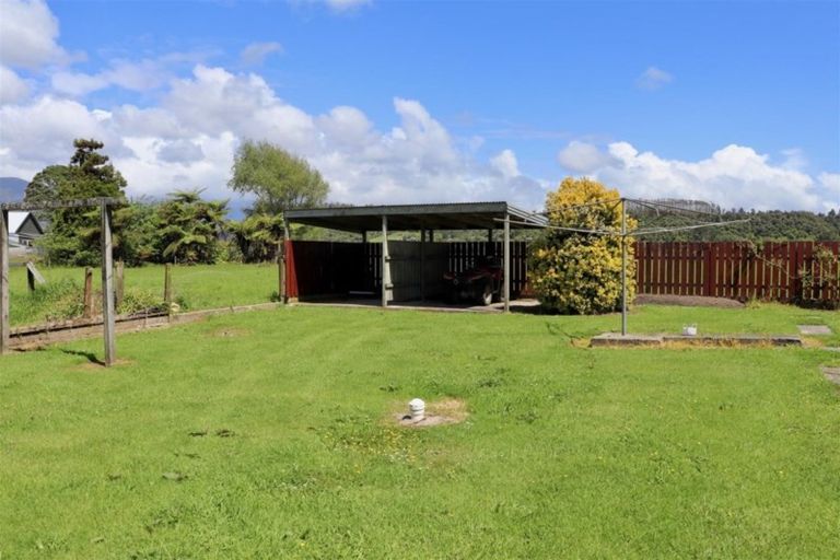 Photo of property in 126 Waverley Street, Karamea, 7893