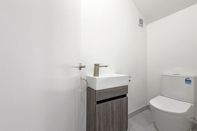 Photo of property in 21 Karaka Village Parade, Karaka, 2580