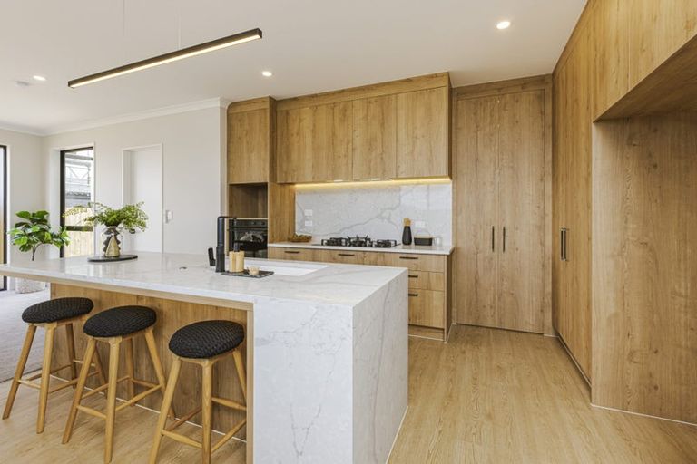 Photo of property in 3 Ridgehill Rise, Flat Bush, Auckland, 2019