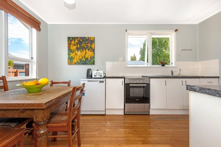 Photo of property in 20 Leon Street, Riverdale, Gisborne, 4010