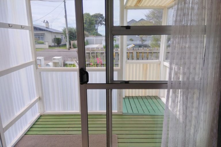 Photo of property in 1/10 Ropiha Street, Fitzroy, New Plymouth, 4312