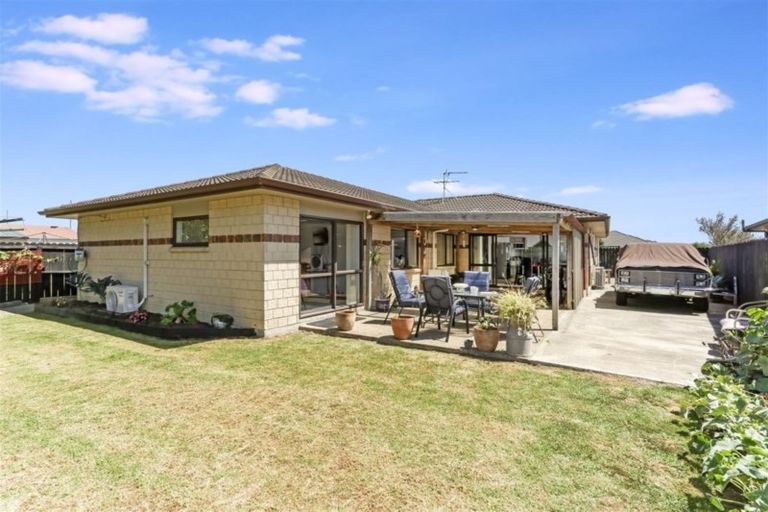Photo of property in 9 Mccall Drive, Waiuku, 2123