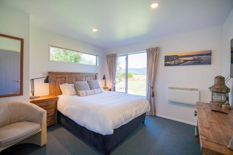 Photo of property in 11 Patience Bay Drive, Te Anau, 9679