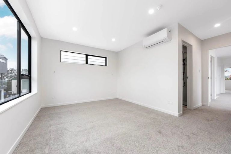 Photo of property in 134e Mokoia Road, Chatswood, Auckland, 0626
