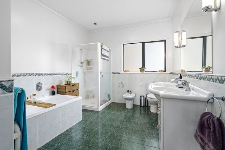 Photo of property in 143 Taylor Street, Cambridge, 3434