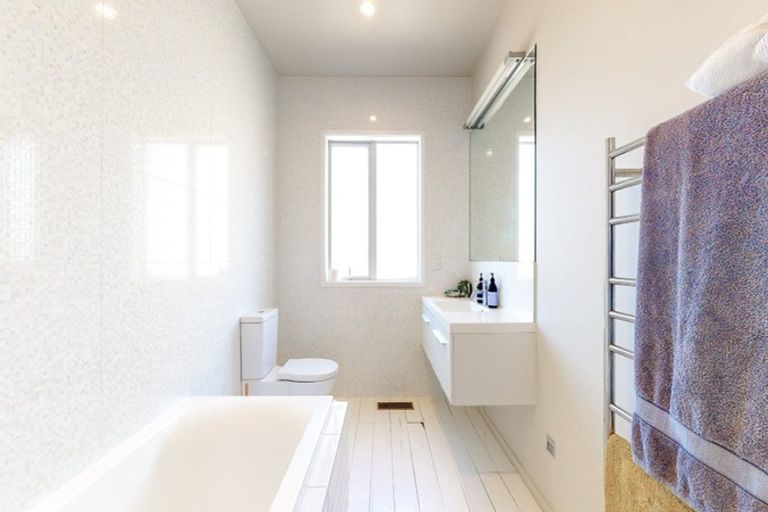 Photo of property in 143 Derwent Street, Island Bay, Wellington, 6023