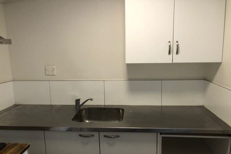 Photo of property in 20a Lyndfield Lane, Newlands, Wellington, 6037