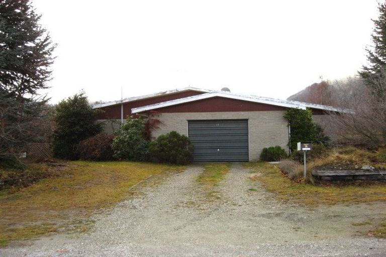 Photo of property in 14 Argyle Place, Arrowtown, 9302