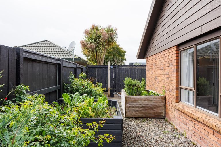 Photo of property in 77 Pacific Drive, Fitzherbert, Palmerston North, 4410