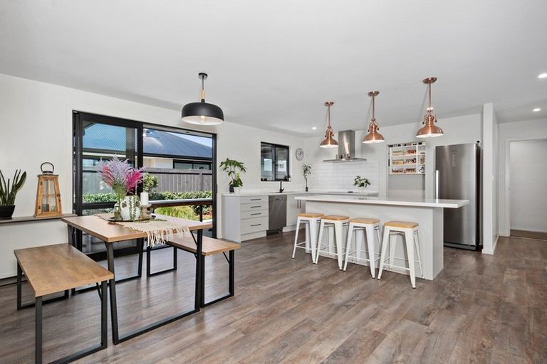 Photo of property in 28 Piata Street, Papamoa Beach, Papamoa, 3118