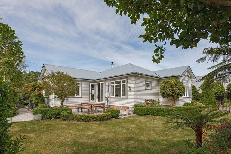 Photo of property in 22 Queen Street, Westport, 7825