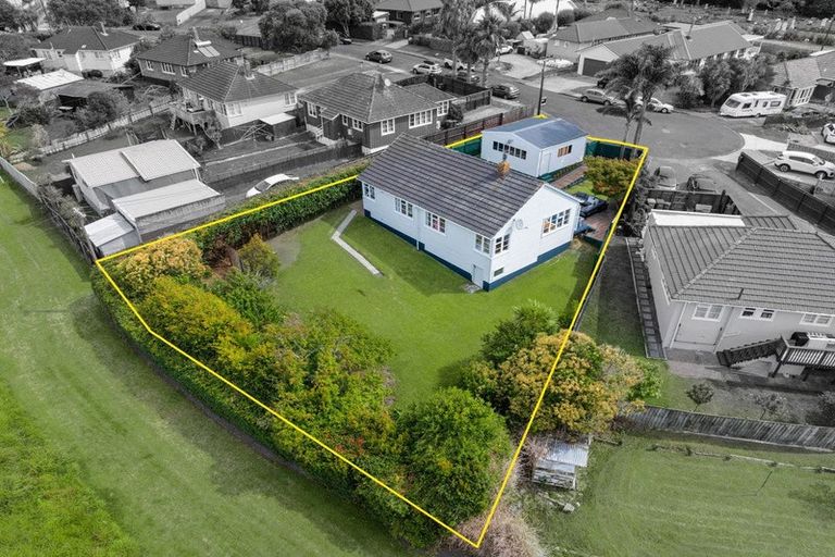 Photo of property in 47 Philomel Crescent, Bayswater, Auckland, 0622
