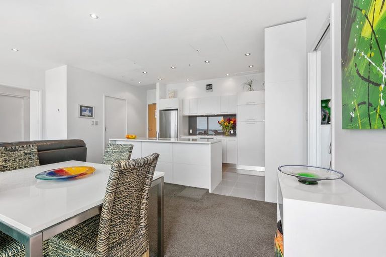 Photo of property in Sentinel Apartments, 802/3 Northcroft Street, Takapuna, Auckland, 0622