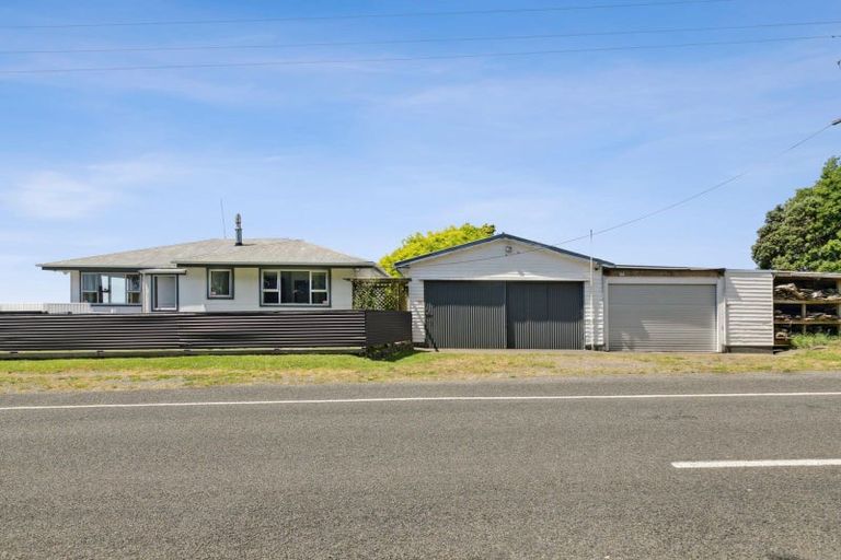 Photo of property in 401 Koru Road, Koru, New Plymouth, 4374