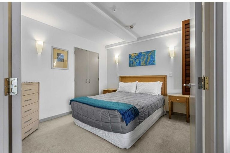 Photo of property in Anchorage Apartments, 221/36 Victoria Road, Mount Maunganui, 3116