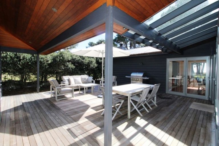 Photo of property in 800 Matarangi Drive, Matarangi, Whitianga, 3592