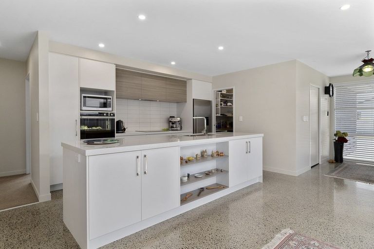 Photo of property in 32 Saint Pauls Drive, Brookfield, Tauranga, 3110