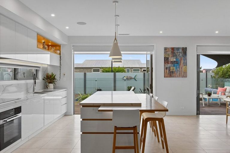 Photo of property in 64 Sandhurst Drive, Papamoa Beach, Papamoa, 3118