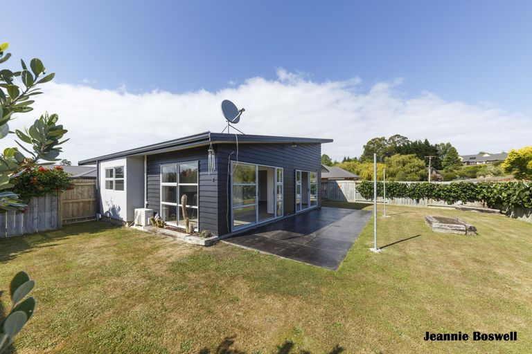 Photo of property in 33b Clyde Crescent, Roslyn, Palmerston North, 4414